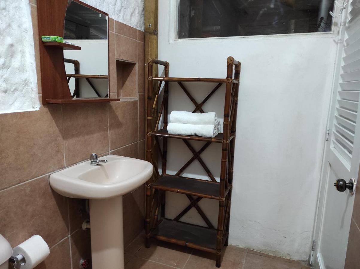 Caramba Hospedaje Ξενοδοχείο Tonsupa Εξωτερικό φωτογραφία